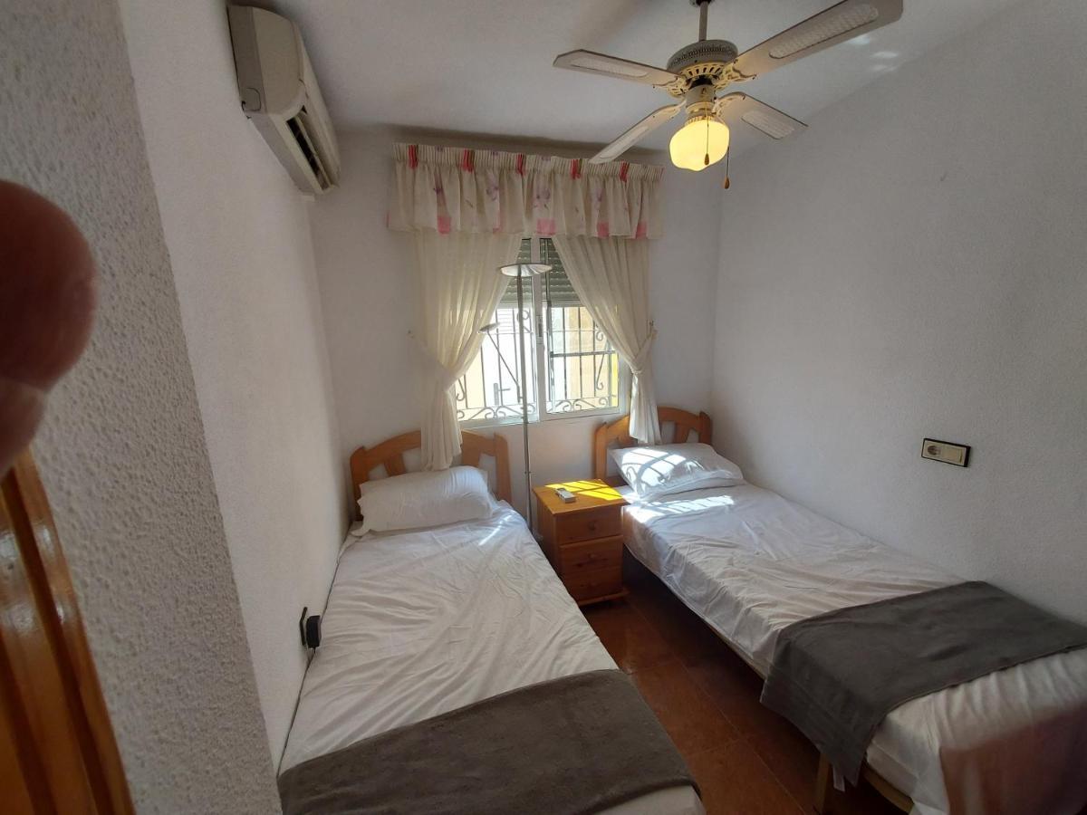 Orihuela - Sleeps 6 - Pool - Parking - Petfriendly Villa Eksteriør billede